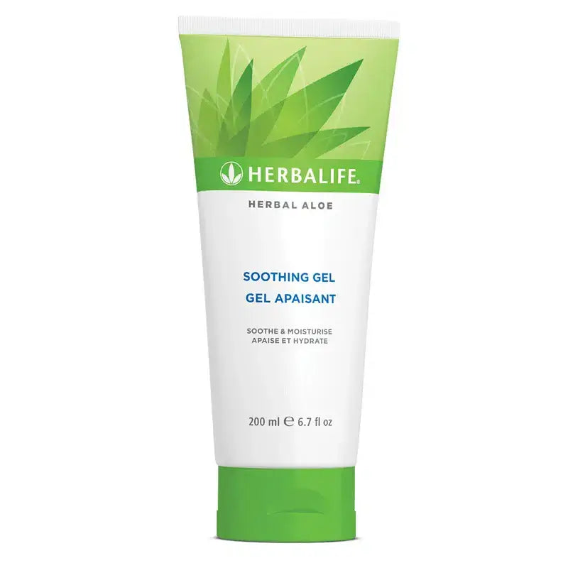Gel de soin à l'aloès en tube, conçu pour apaiser et hydrater tous les types de peau grâce à l'aloès.